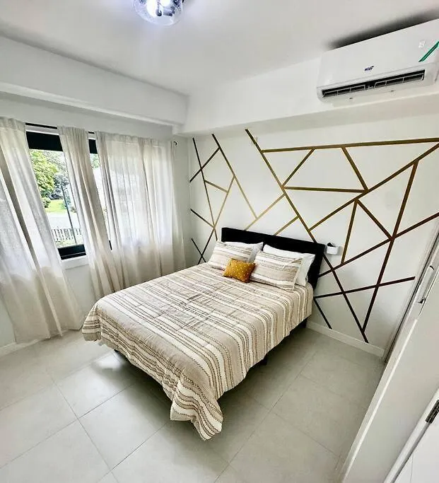 Kingston Paradise - Luxury Suite Apartment