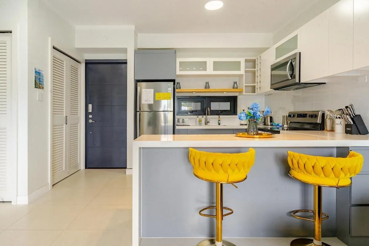 Kingston Paradise - Luxury Suite 0*,  Jamaica
